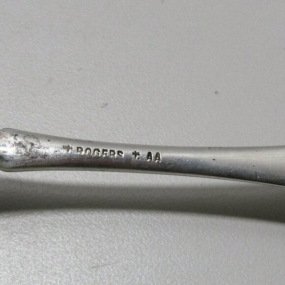 Silverplate Butter Knife Twist Handle Brite Cut Shell Wm Rogers & Son AA - Picture 3 of 4